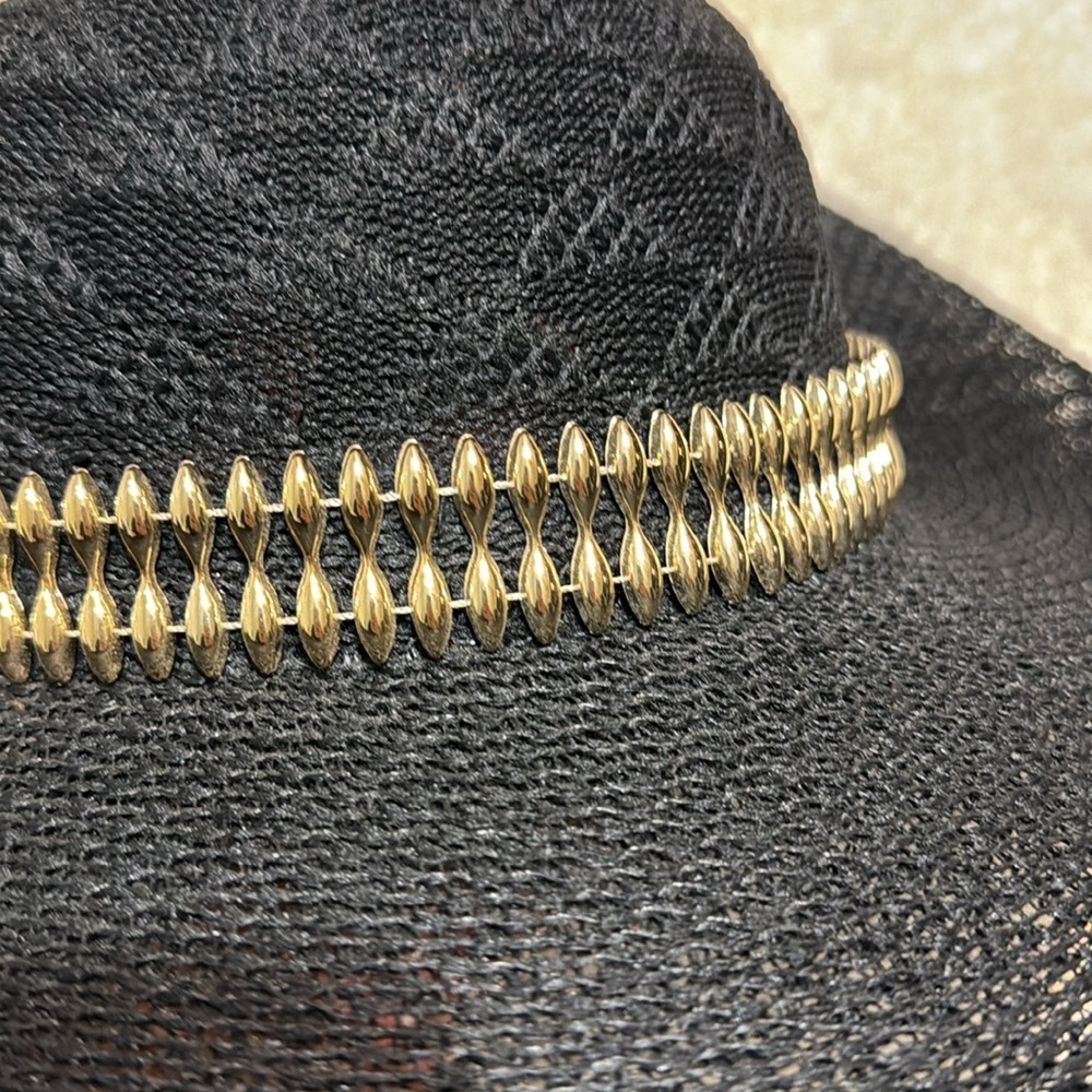 Beautiful hat - Picture 3 of 6